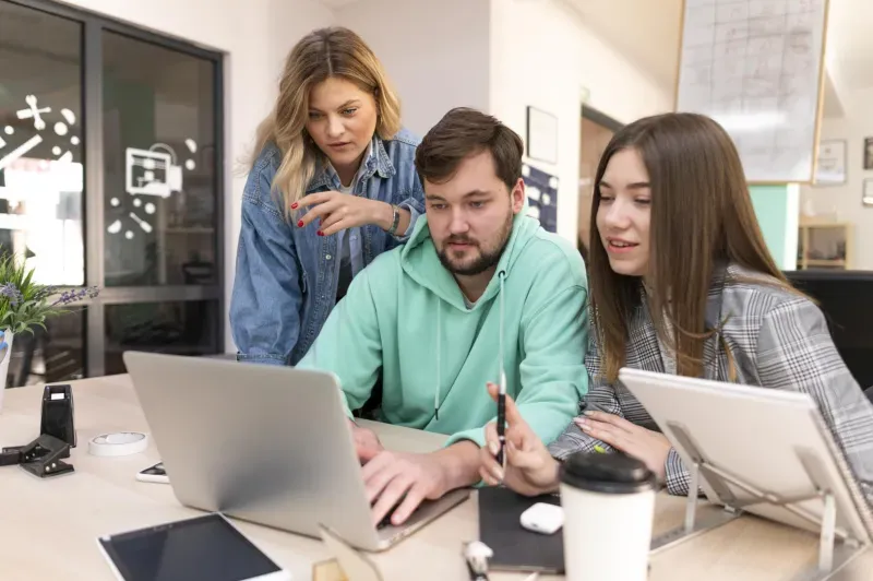 Gyors és biztonságos weboldal készítés Tatabányán: Szerezz vevői bizalmat